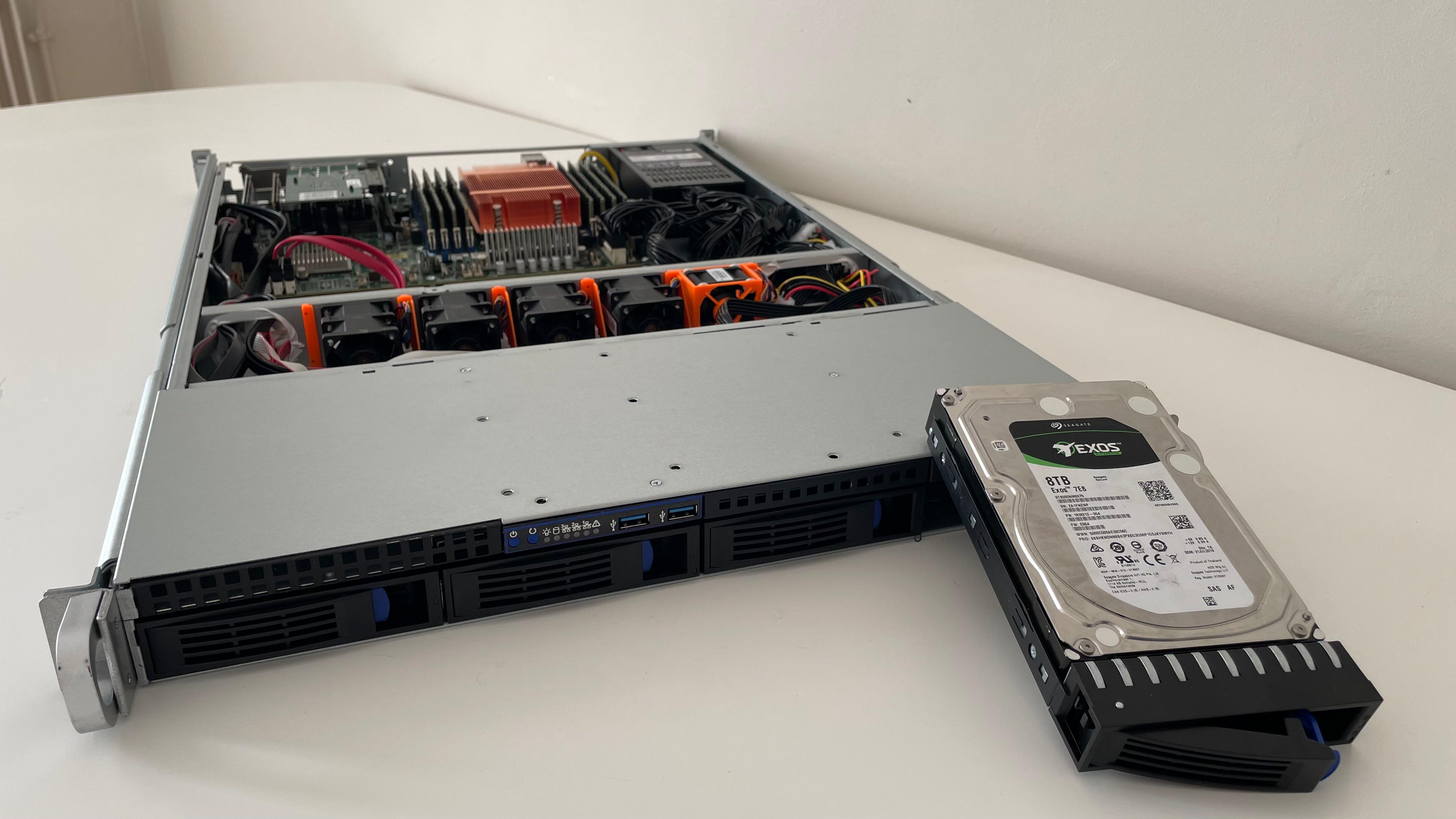 Serveur EPYC ouvert - Composants haute performance